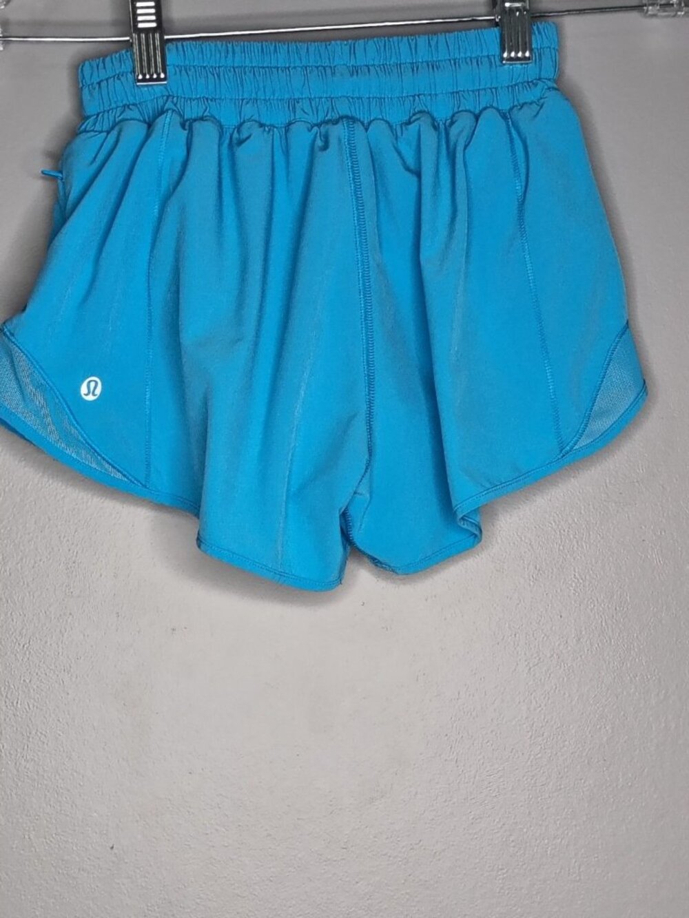 Lululemon SIZE 2 Hotty Hot LR low rise 2.5” athletic shorts in blue - Picture 5 of 13
